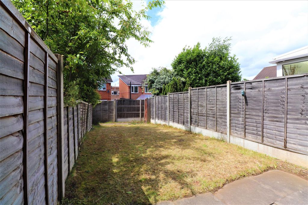 Property photo 3 of 14 Garden