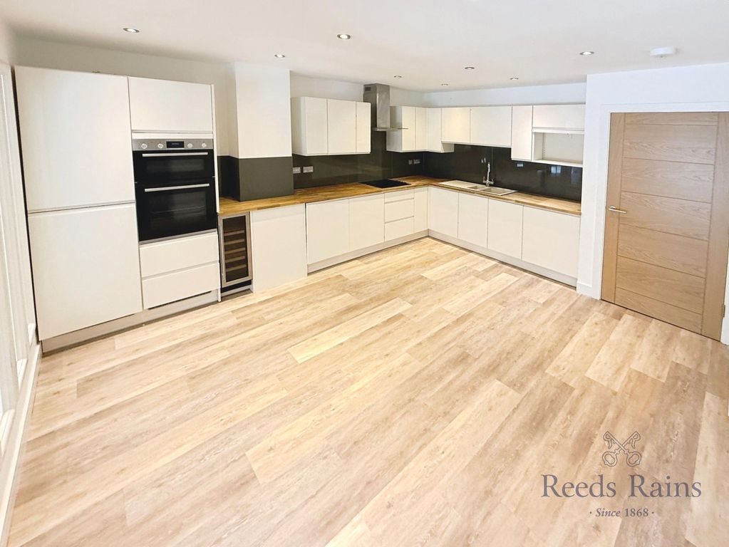 Property photo 3 of 36 Picture No. 21