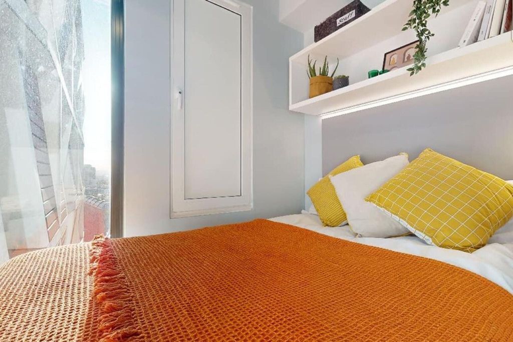 Property photo 1 of 20 Bedroom