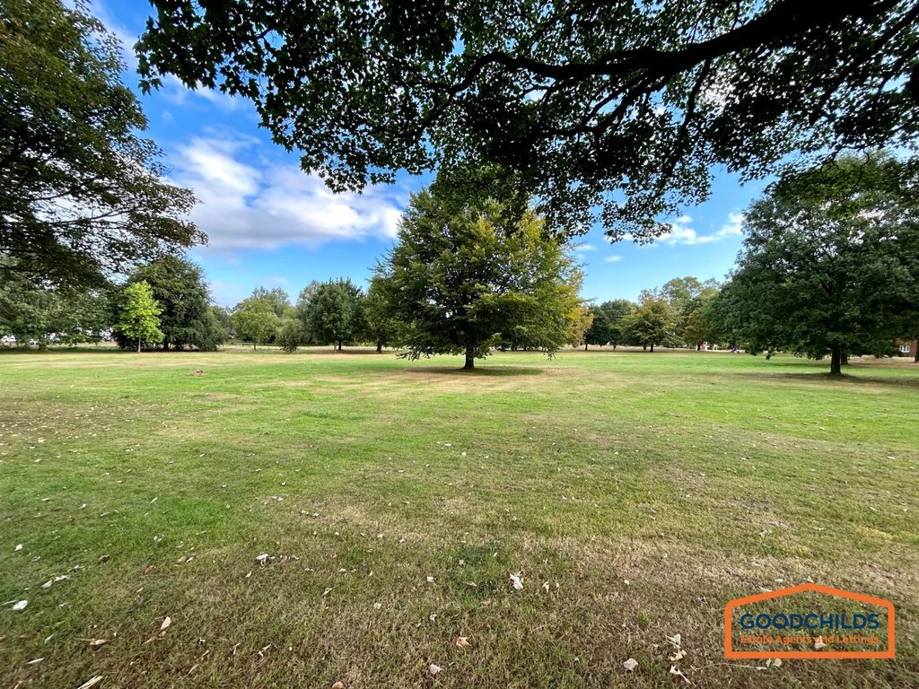 Property photo 2 of 12