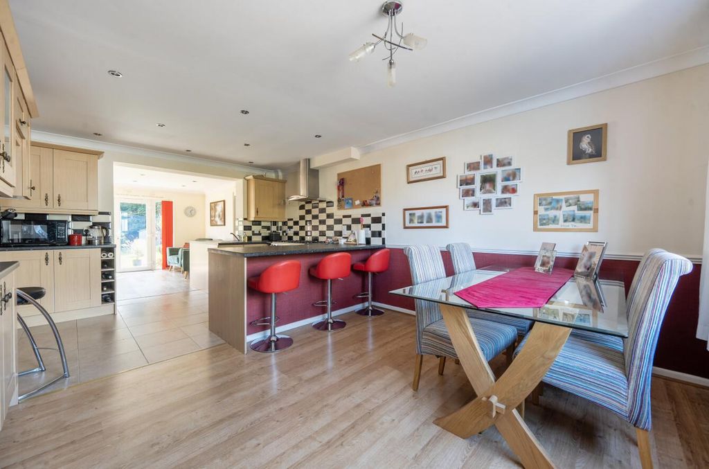 Property photo 3 of 25 1438652-8-69ce68385B1B8.Jpg