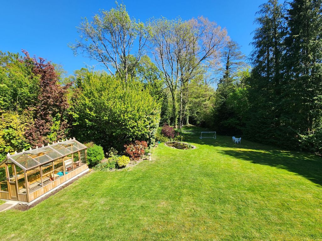 Property photo 2 of 24