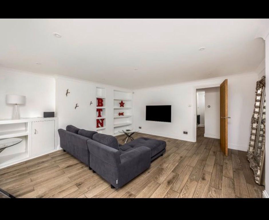 Property photo 1 of 6 One Bedroom Flat For Rent