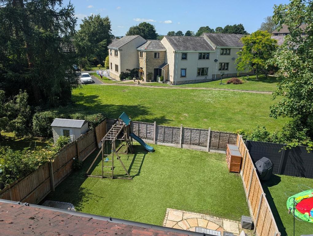 Property photo 2 of 26