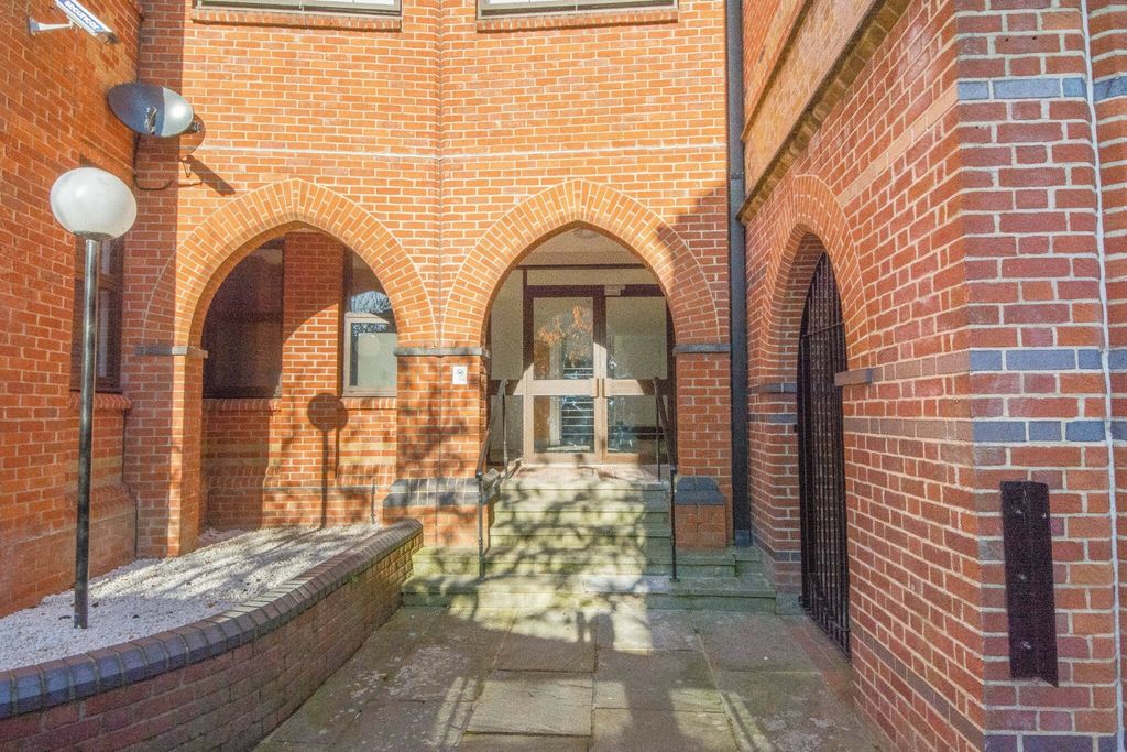 Property photo 2 of 5