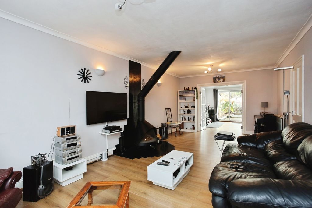 Property photo 3 of 14 Pbox-Img.Jpg