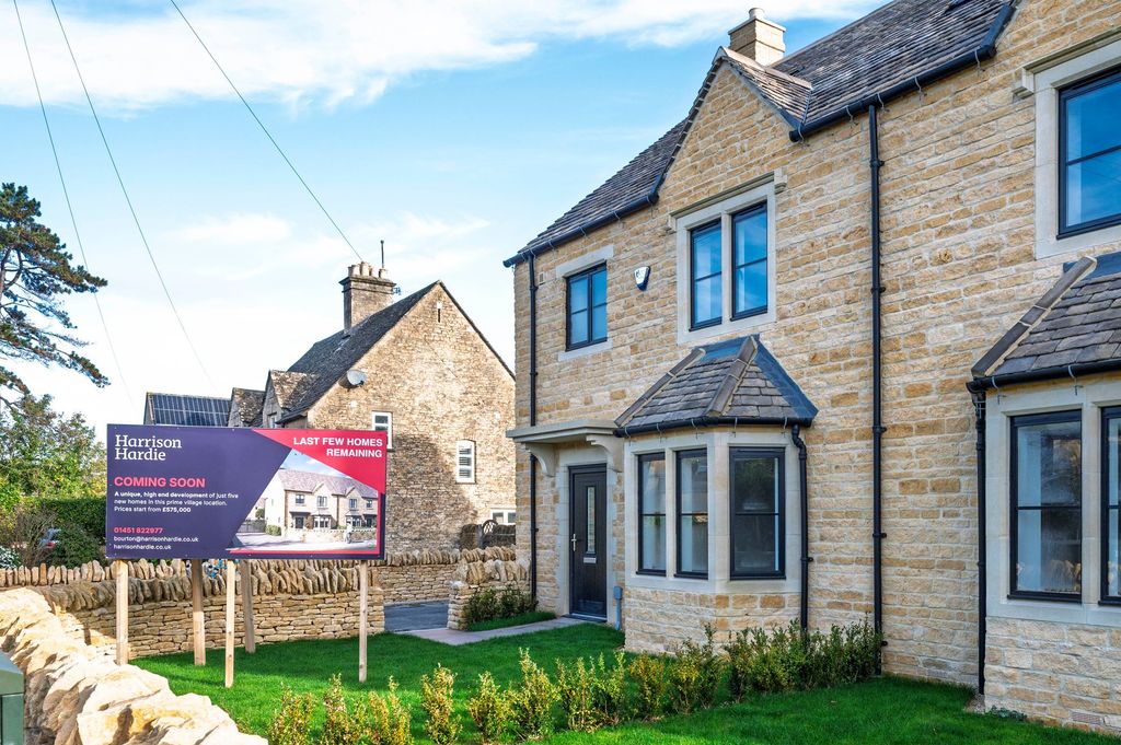 Property photo 1 of 22 Front