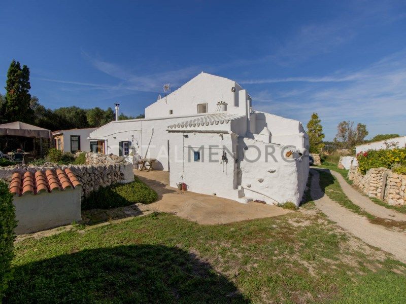 Property photo 2 of 37