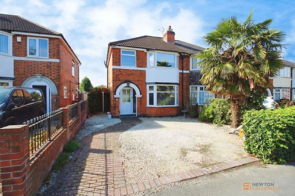 Property photo 1 of 32