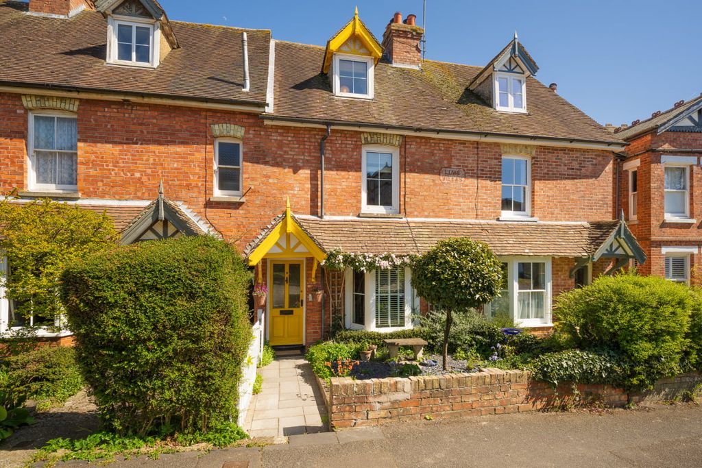 Property photo 2 of 78