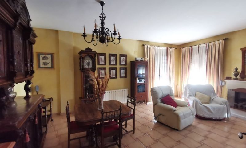 Property photo 3 of 36