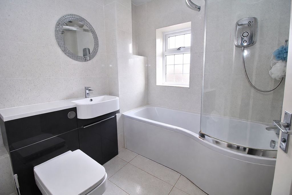 Property photo 2 of 12 4931132