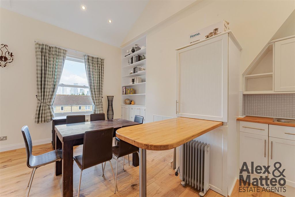 Property photo 2 of 7 Orange Place