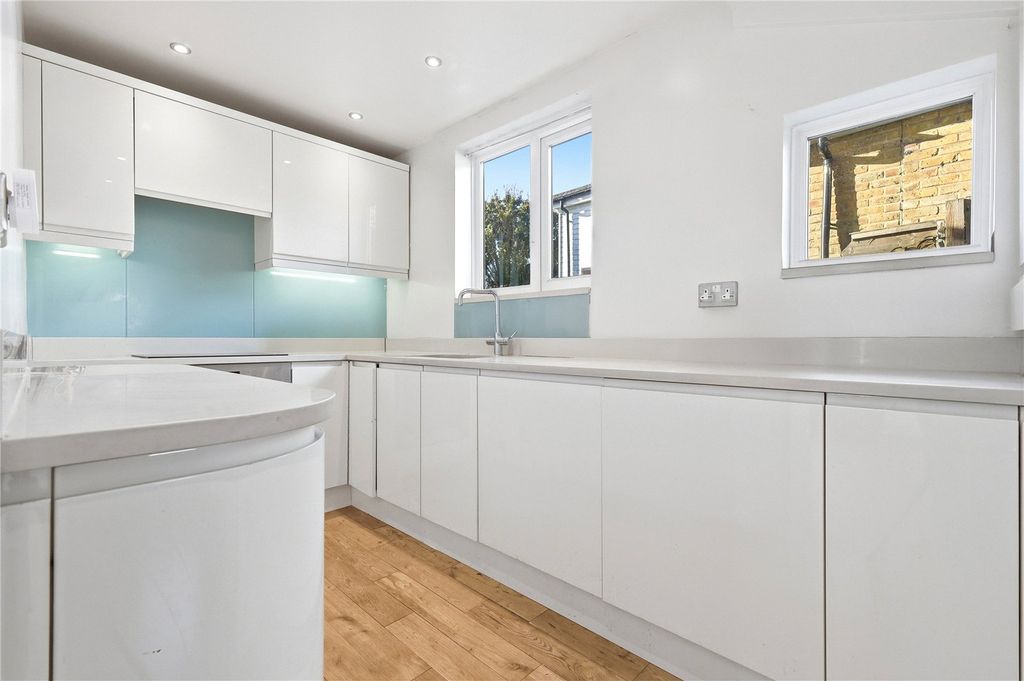 Property photo 2 of 12 Picture No. 26