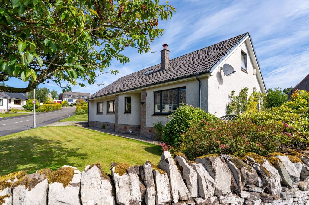 Property photo 1 of 28 External