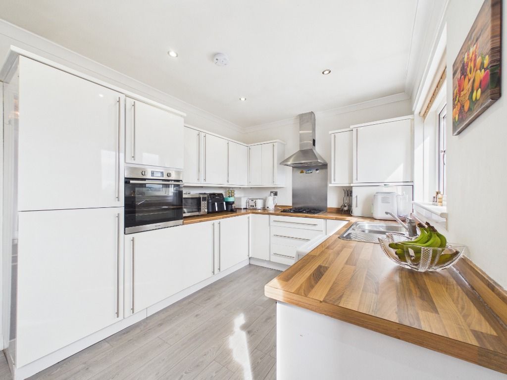 Property photo 2 of 23