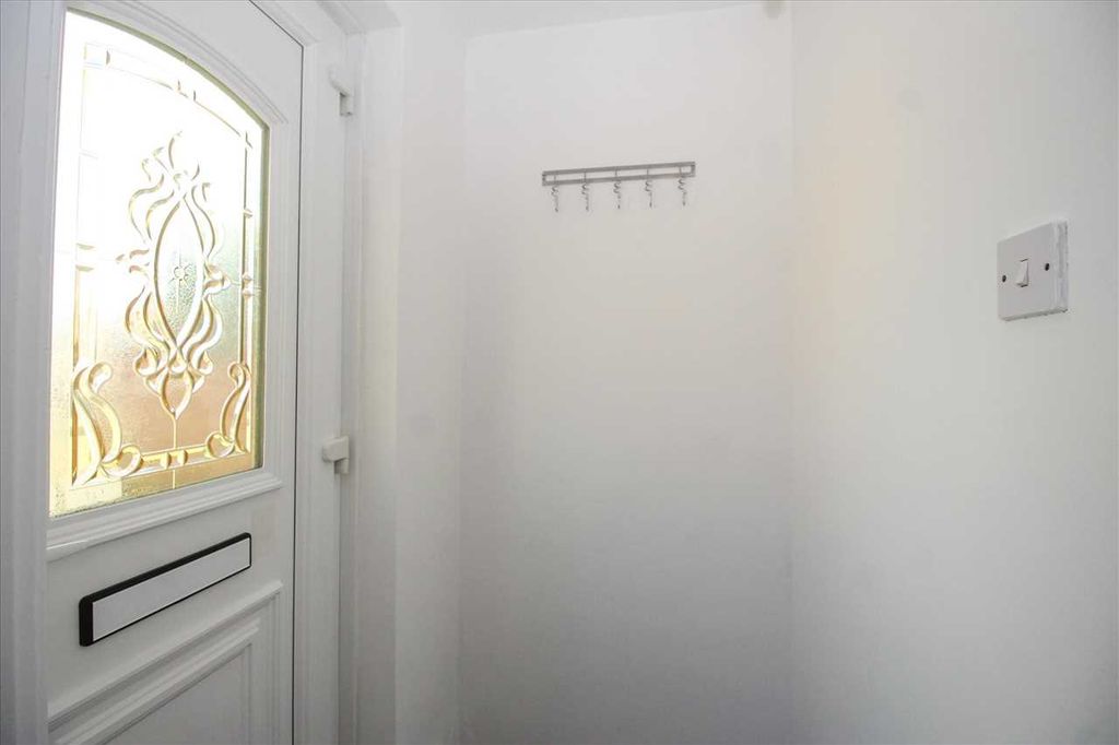 Property photo 2 of 13 Entrance Lobby