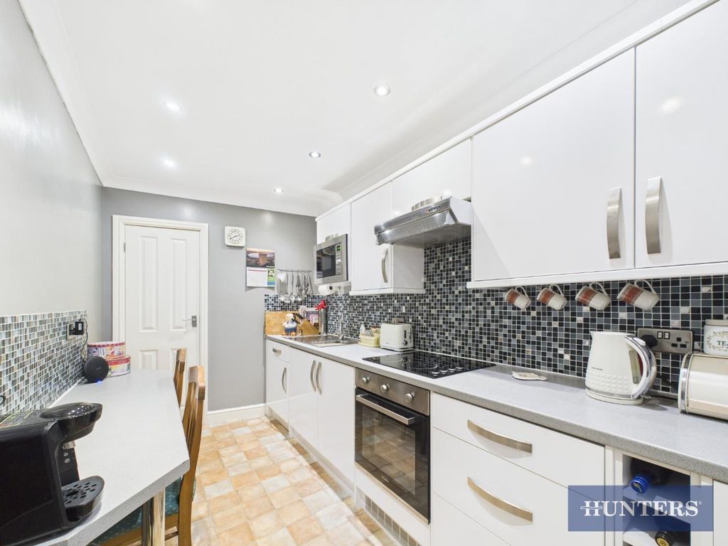 Property photo 2 of 17 Kitchen