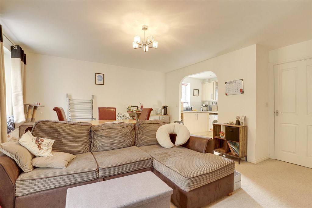 Property photo 2 of 12 10.Jpg