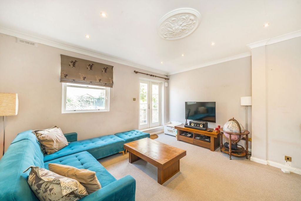 Property photo 2 of 7