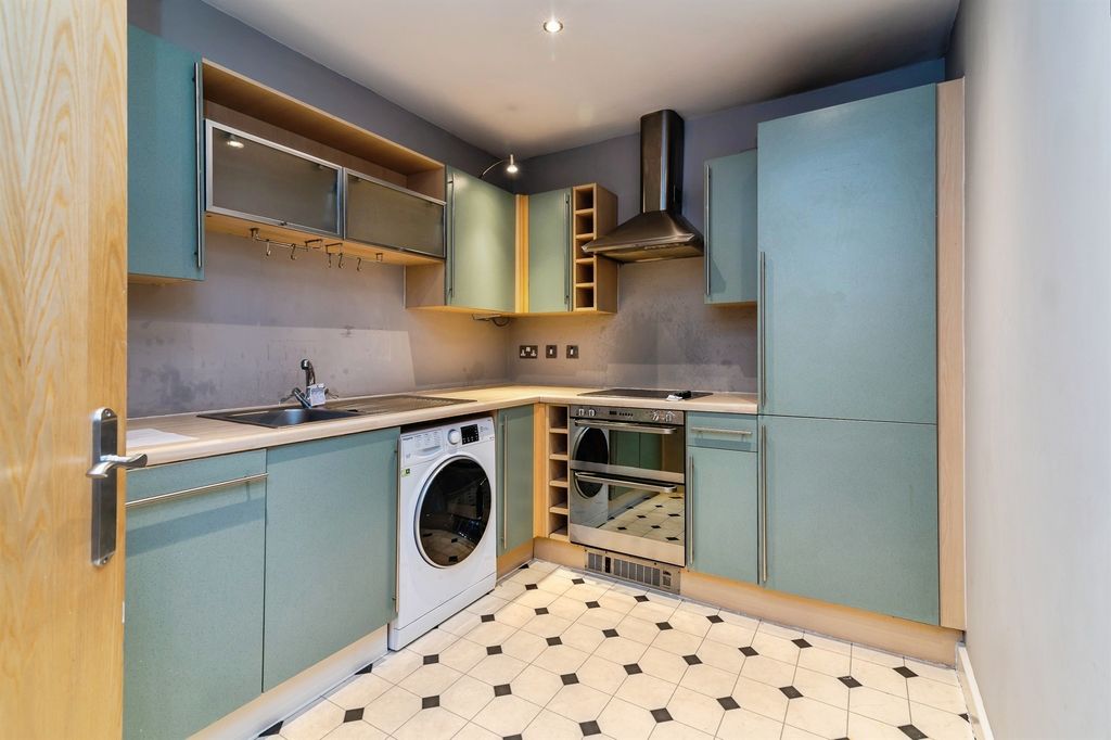 Property photo 2 of 13