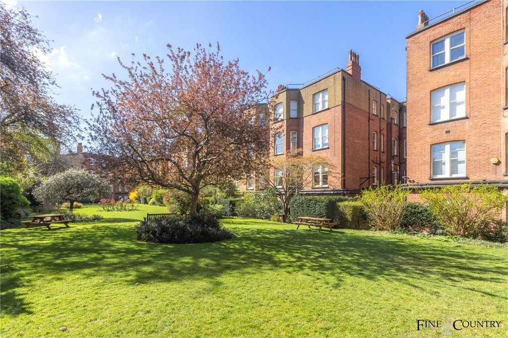 Property photo 1 of 23 Picture No. 24