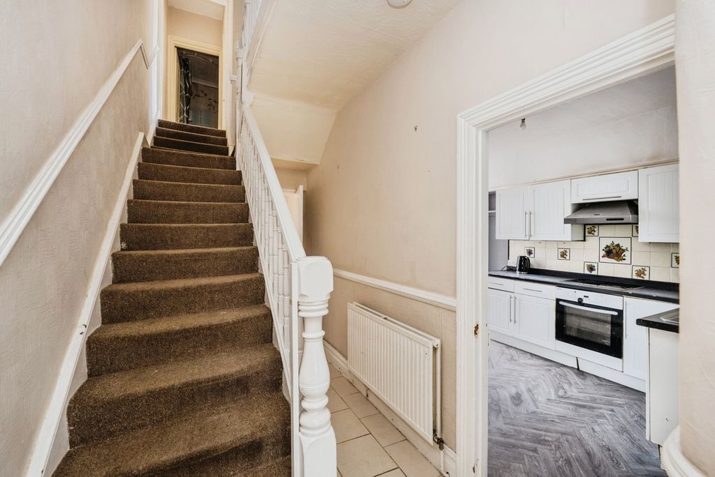 Property photo 2 of 22 Pbox-Img.Jpg