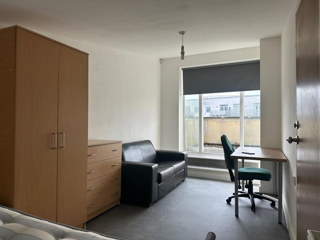 Property photo 3 of 8 Photo-2025-04-12-15-11-20.Jpg