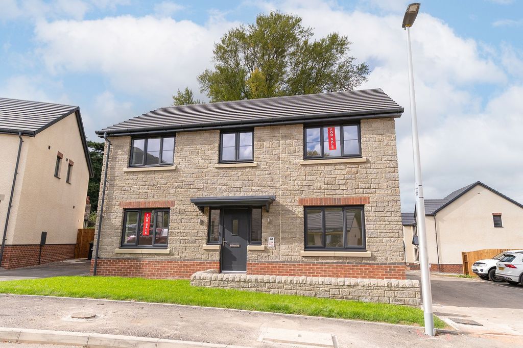 Property photo 1 of 21