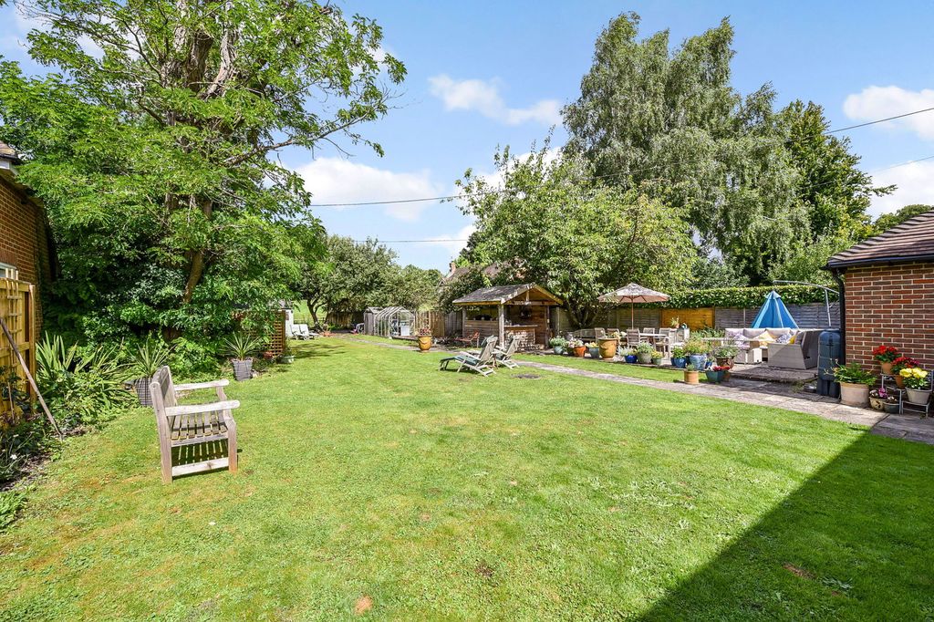 Property photo 2 of 28