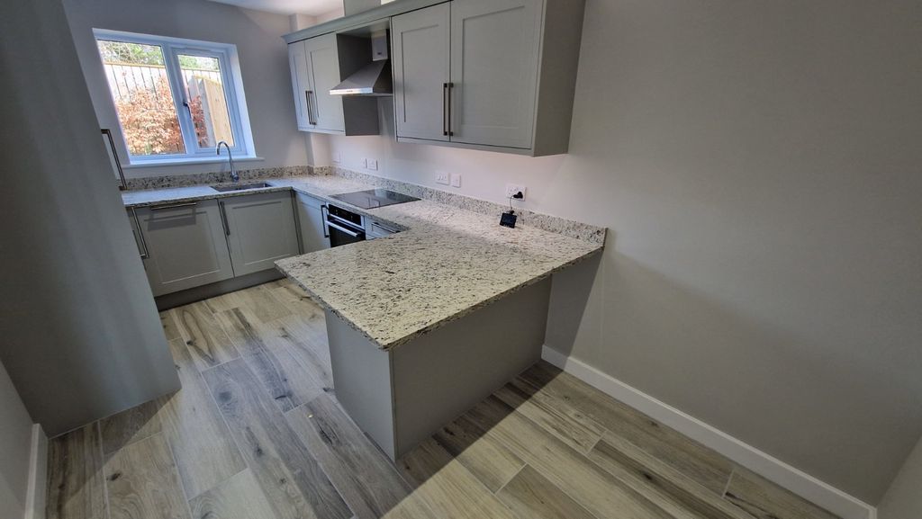 Property photo 2 of 3 Picture No. 02