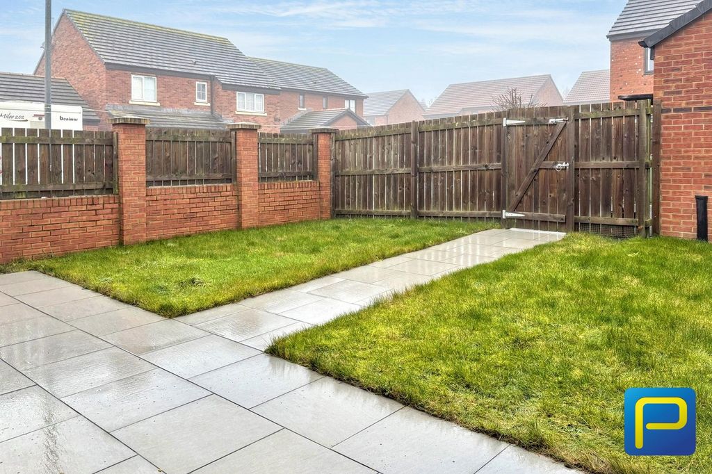 Property photo 2 of 21