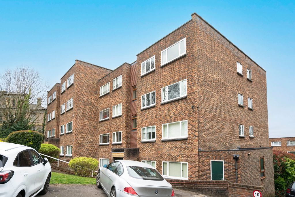 Property photo 1 of 8