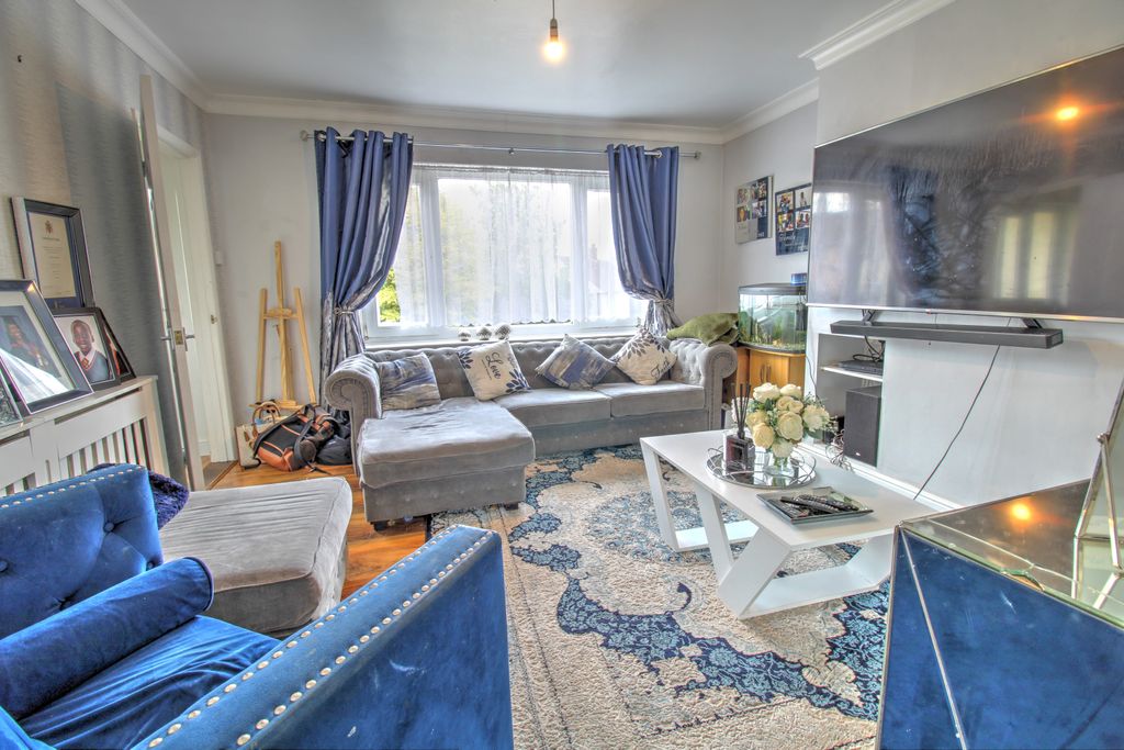 Property photo 3 of 13 A2