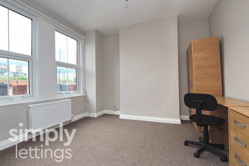 Property photo 2 of 10 Photo 5