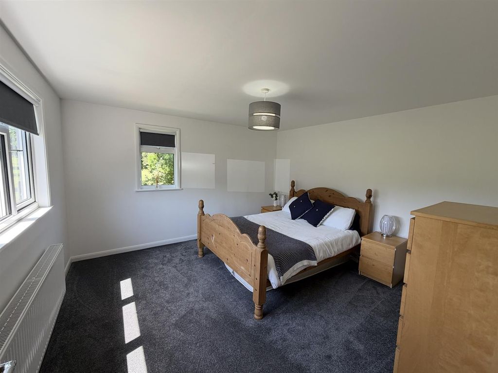 Property photo 1 of 11 Master Bedroom
