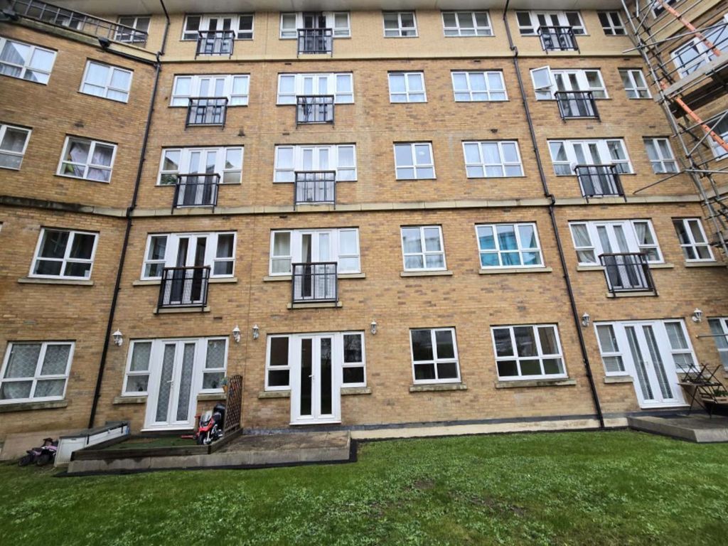 Property photo 2 of 22