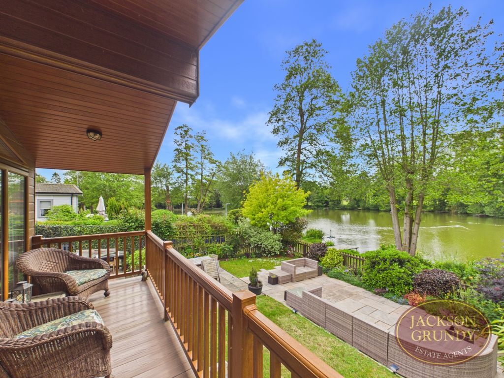 Property photo 2 of 17 Kingfisher