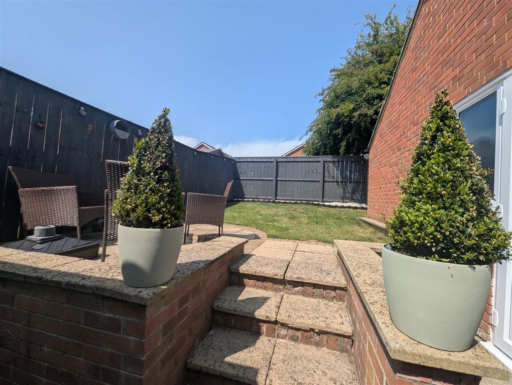 Property photo 2 of 21 Externally