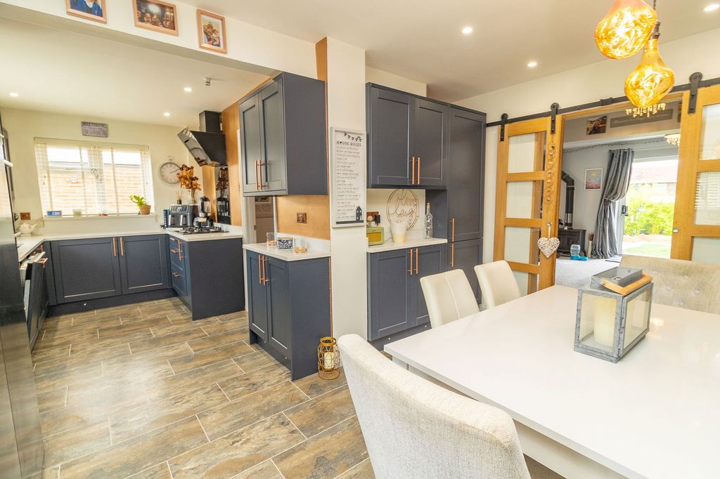 Property photo 2 of 55