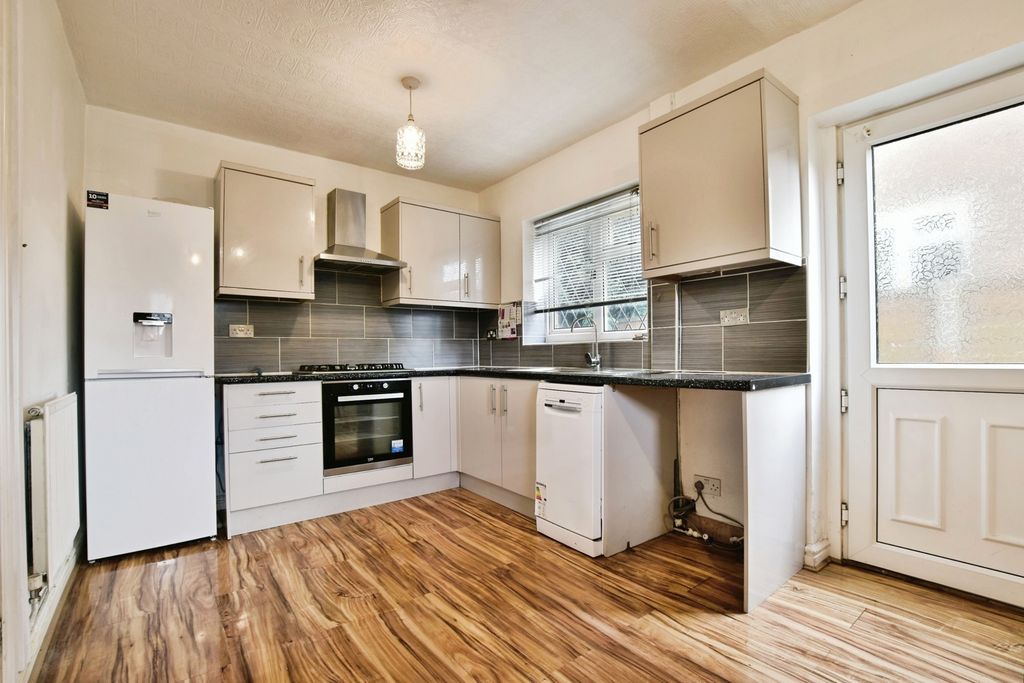 Property photo 3 of 24 Pbox-Img.Jpg