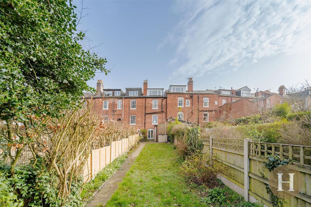 Property photo 3 of 34