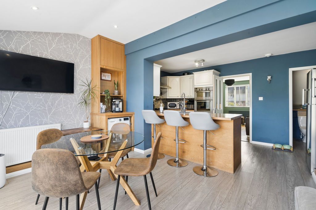 Property photo 3 of 15 Photo 14