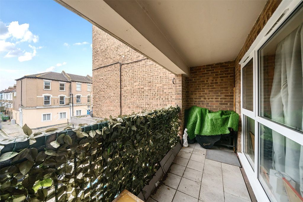 Property photo 1 of 18 Balcony
