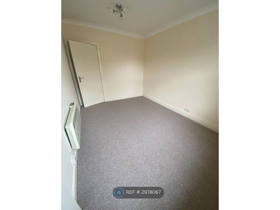 Property photo 2 of 7 Bedroom
