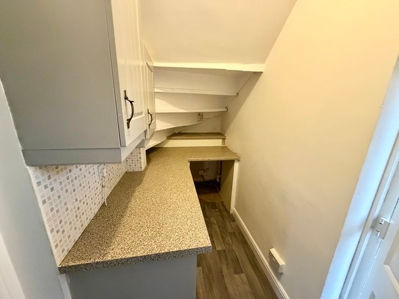 Property photo 3 of 7 Kitchen