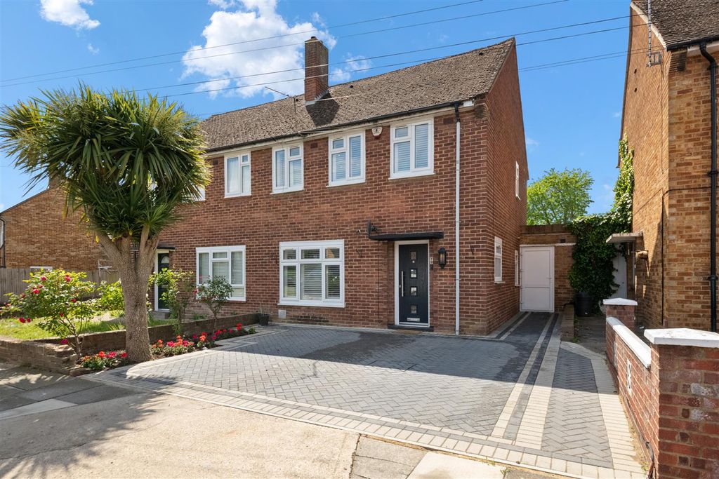 Property photo 1 of 17