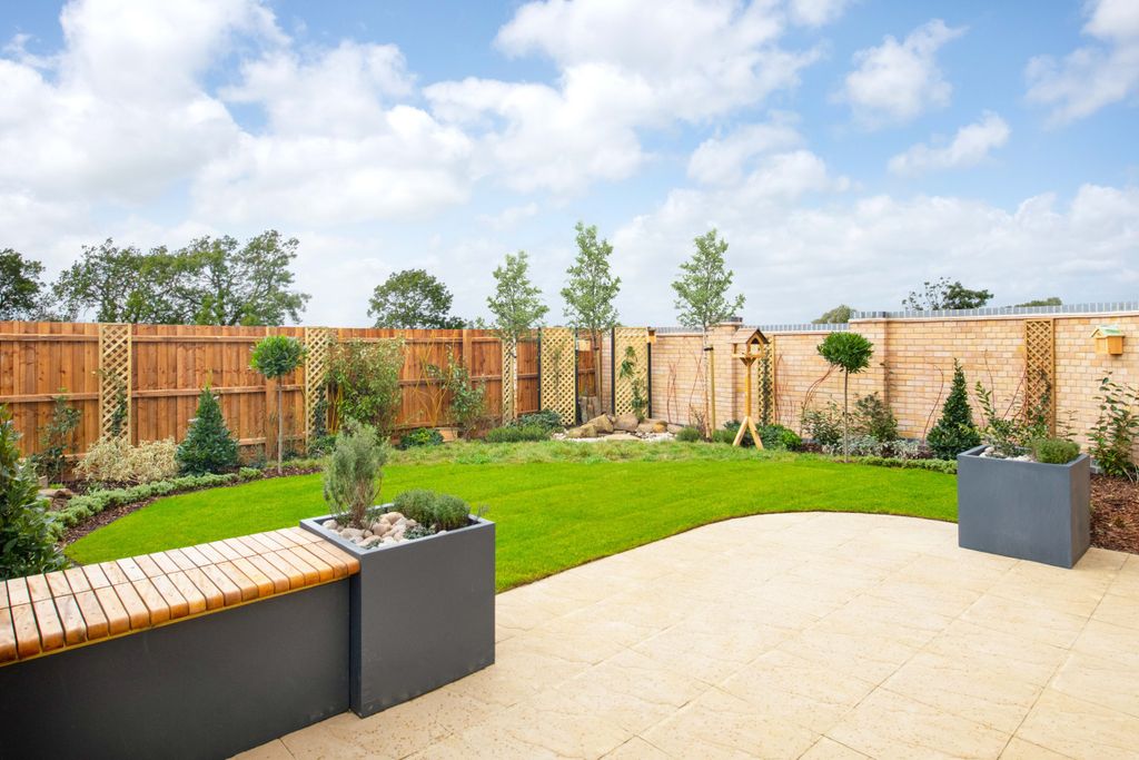 Property photo 3 of 10 Hadley_Mortimerplace_Garden