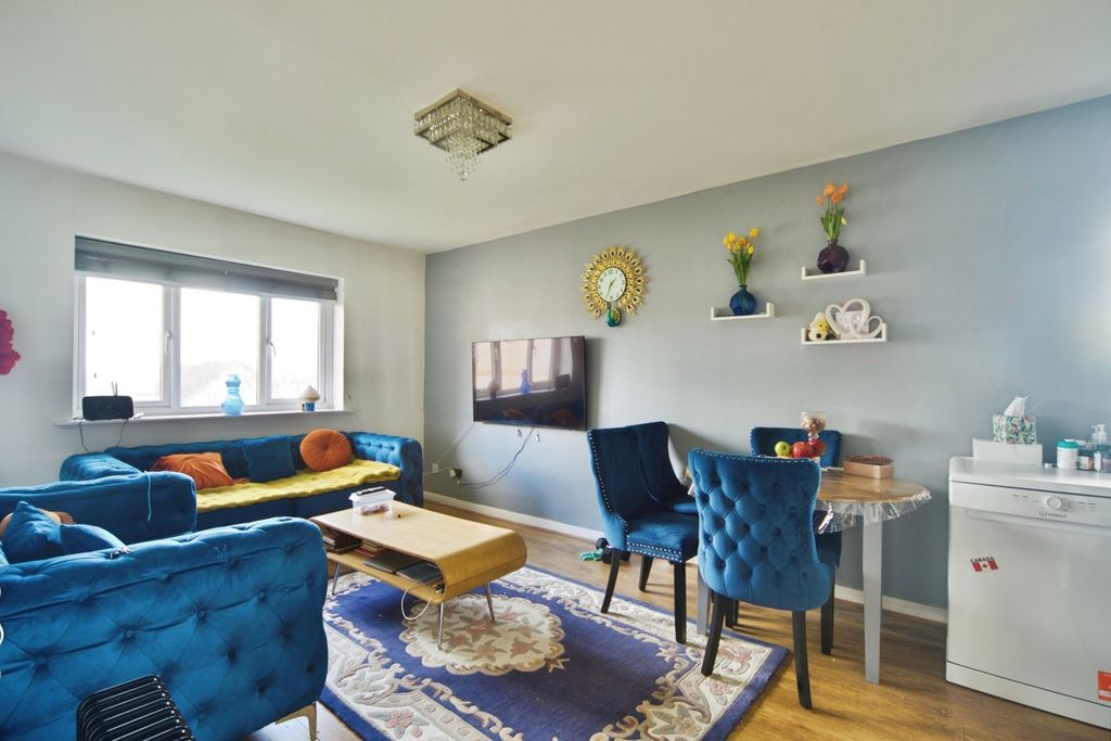 Property photo 3 of 16 Pbox-Img.Jpg