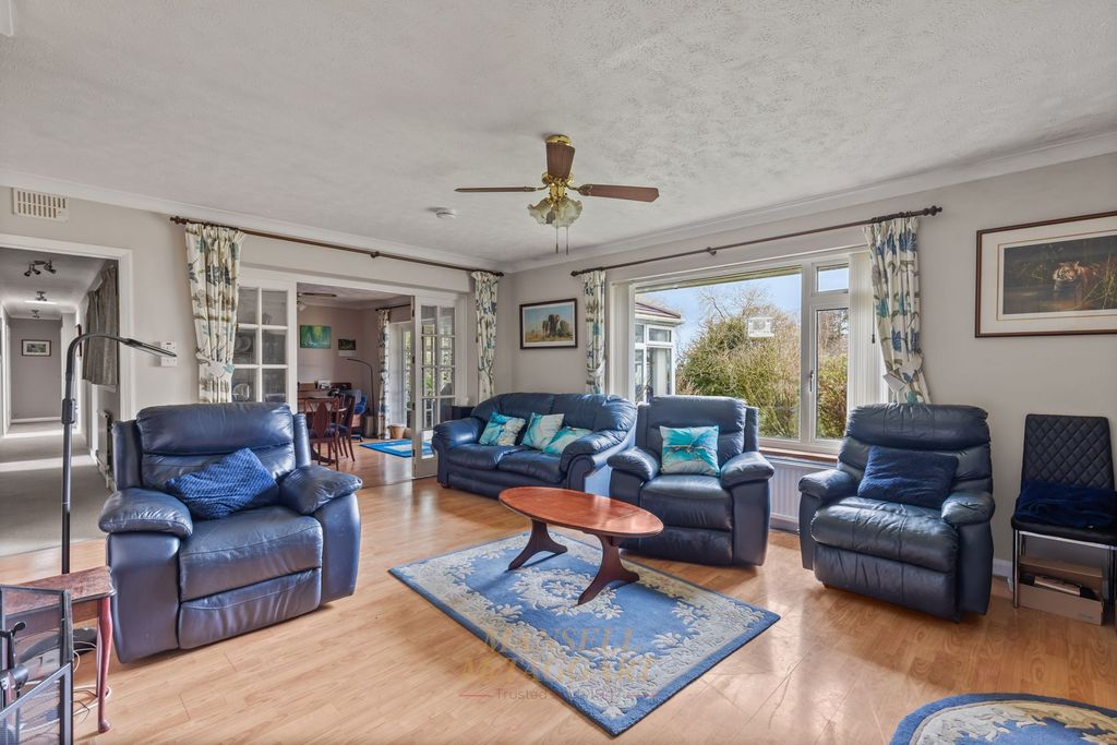 Property photo 3 of 37